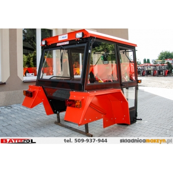 Kabina C-330 NAGLAK metalowe błotniki kanciaste + oświetlenie 